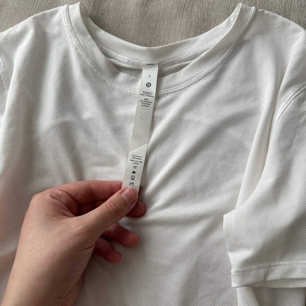 Lululemon High Neck Running and Training T-Shirt White - Picture 6 of 7